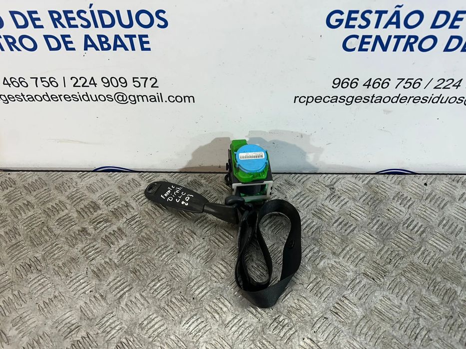 Cinto De Segurança Frontal Direito Original Mercedes Benz Classe C