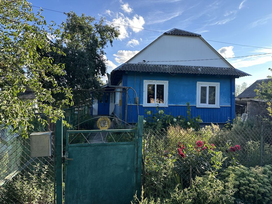 Продам будинок з газом опаленням і всіма зручностями