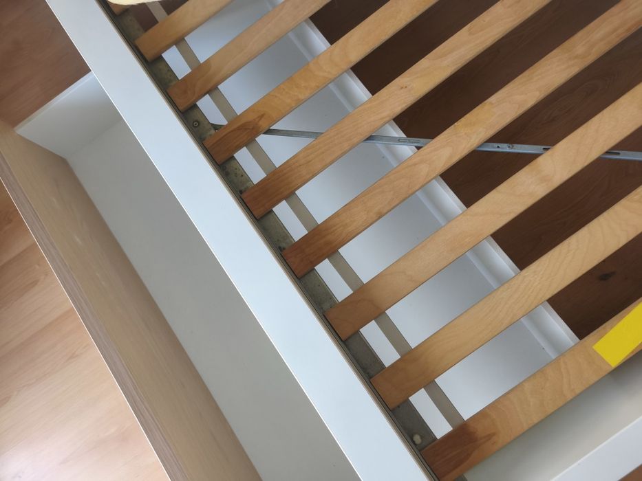 Cama de casal IKEA