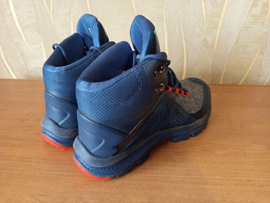 Трекінгові черевики McKinley