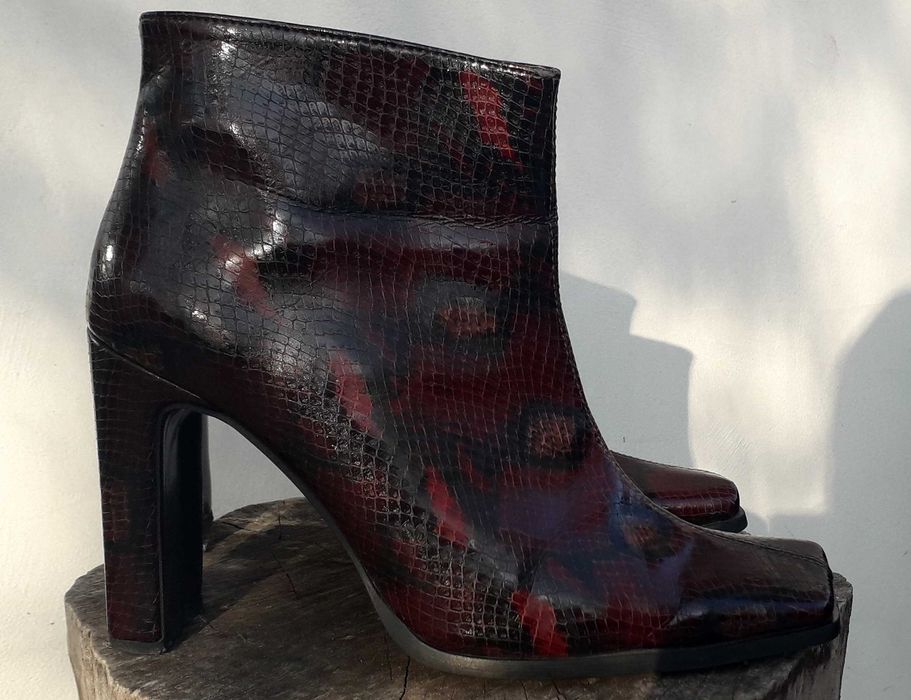 Bordowe botki na słupku, r. 39