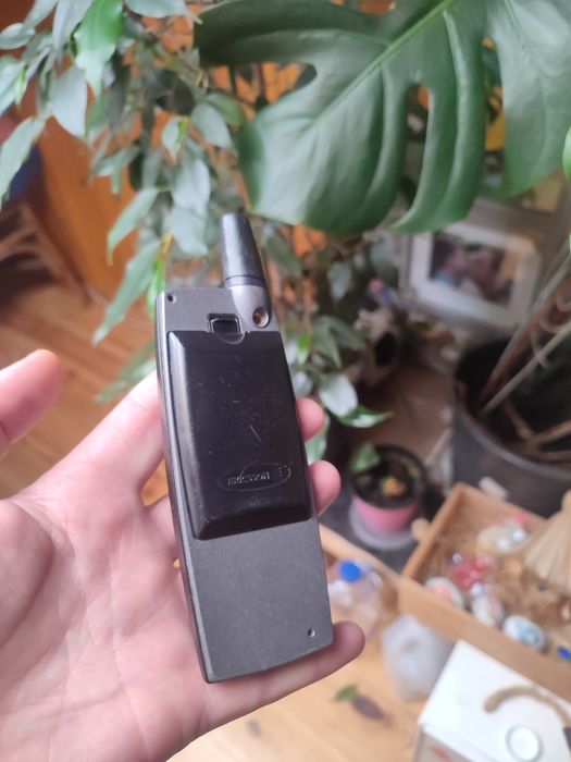 Раритетний телефон Ericsson R320s