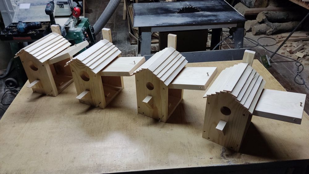 Шпаківня дерев'яна