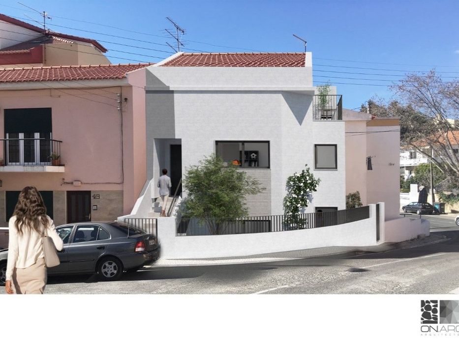 R/C de prédio em construção localizado no centro da vila da Parede