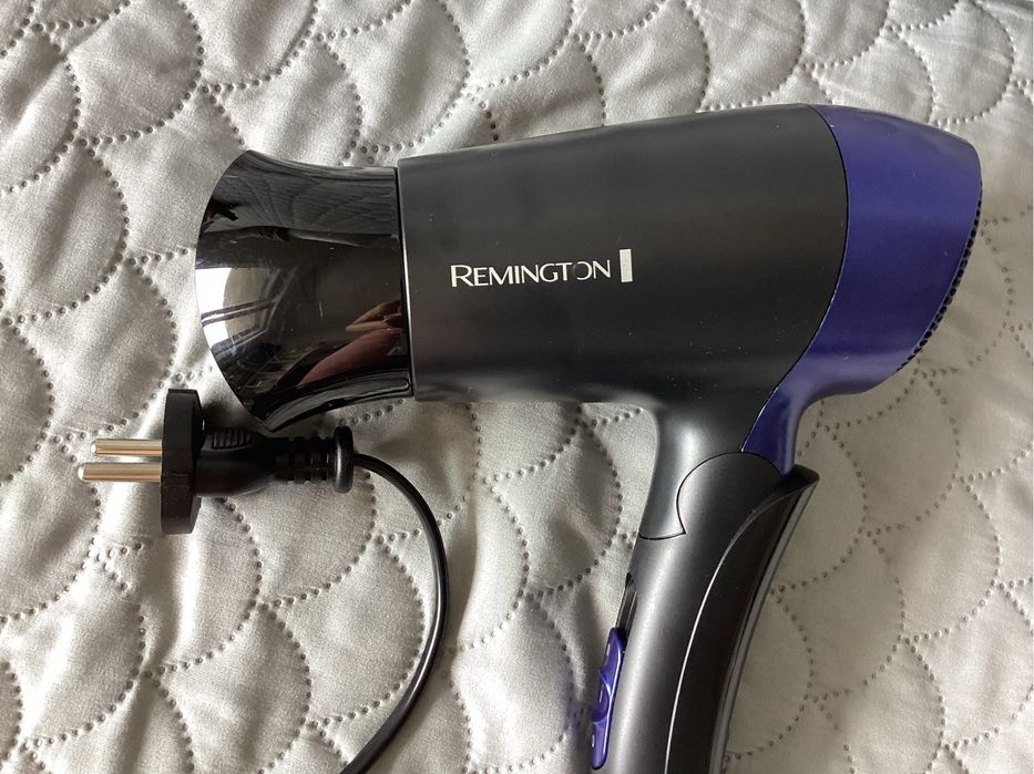 Suszarka do wlosow turystyczna - Remington jak nowa