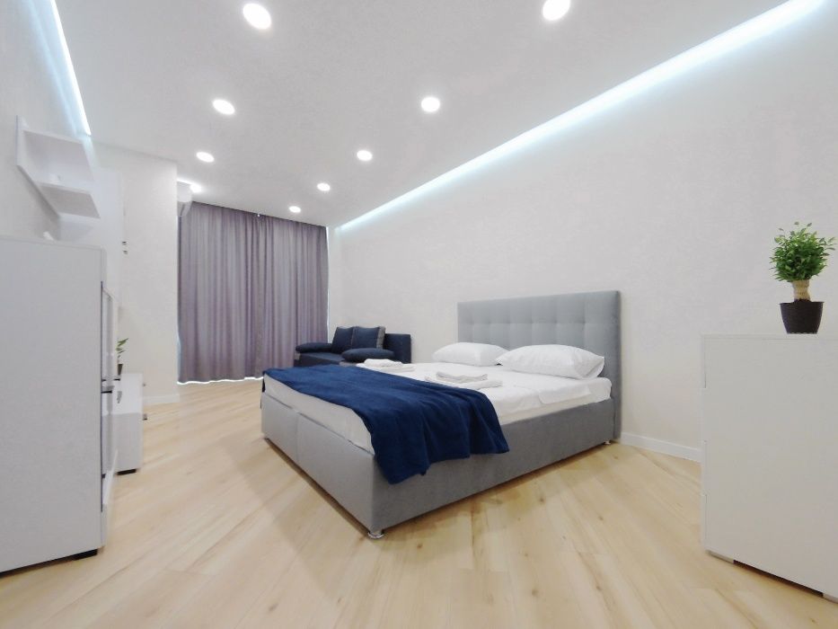 Свободна VIP посуточно почасово Драгоманова 2Б Позняки видовая Ашан