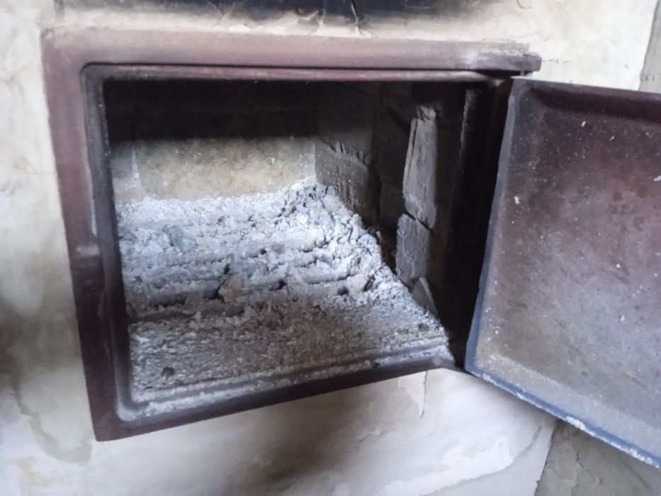 Пепел,зола,попіл,древесный,дров'яний.