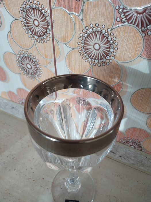 6 новых бокалов для вина Crystalite Bohemia 6×190 мг