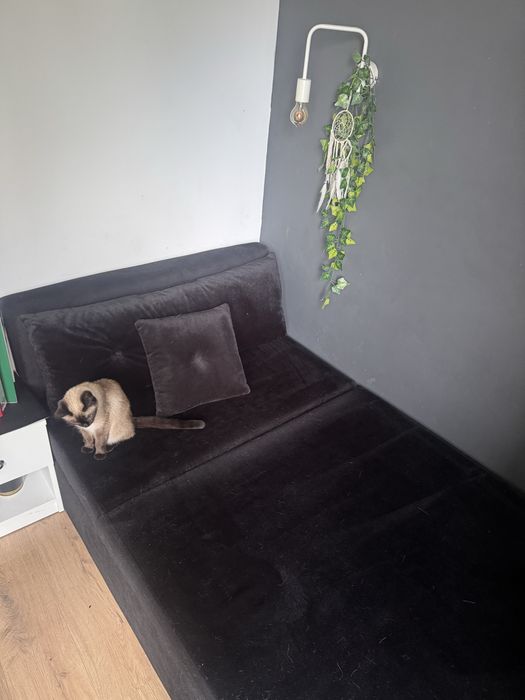 Łóżko tapicerowane z komora do przechowywania