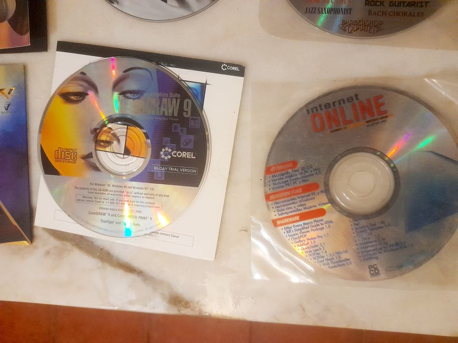 Conjunto de Cds Rom Informática/Roland/Outros