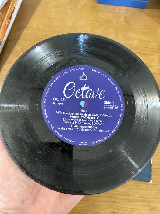 Single Pierre Cochereaux at the organ of Notre Dame, Paris - Bach
