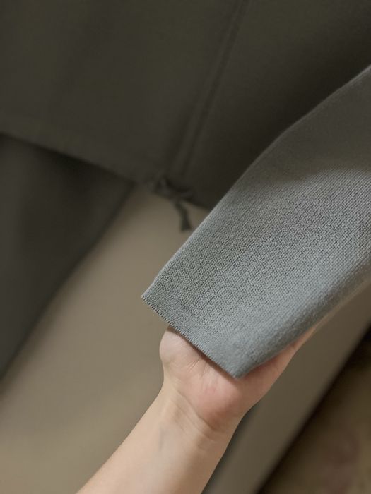 Стильний сірий  універсальний костюм від турецького виробника.