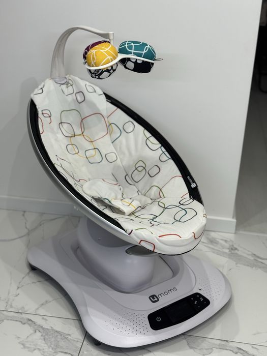 Заколисуючий центр 4moms MamaRoo 4.0
