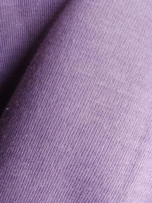 Kupon materiału bezszwowego , lila. Na 2 spódnice.