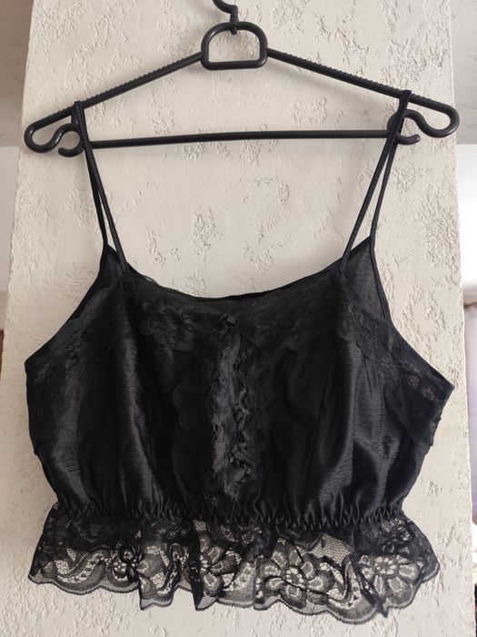 Cropp top z koronką na nieregulowane ramiączka rozm L.