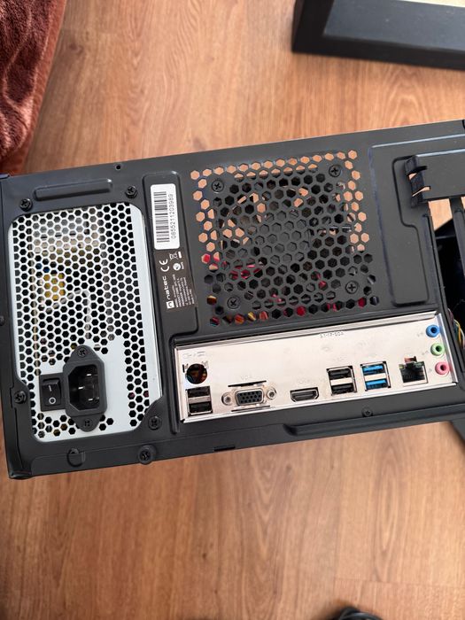 Komputer stacjonarny + monitor / sprawny / bez SSD