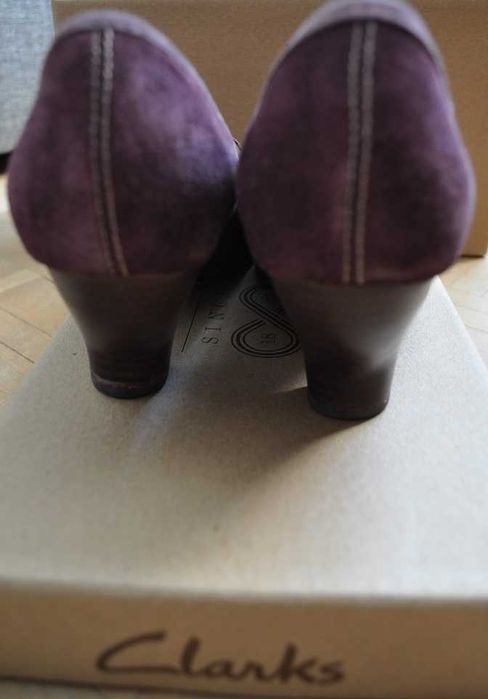 Clarks - pantofle skórzane na obcasie roz. 39