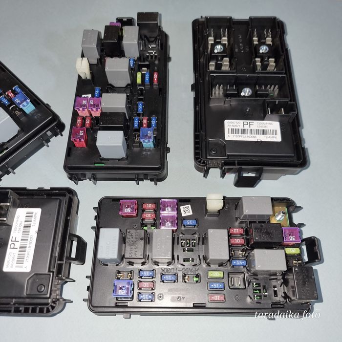 Блок реле и предохранителей в сборе Aveo T250/255 GM