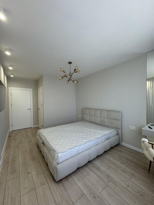 2к з дизайнерським ремонтом в самому центрі міста