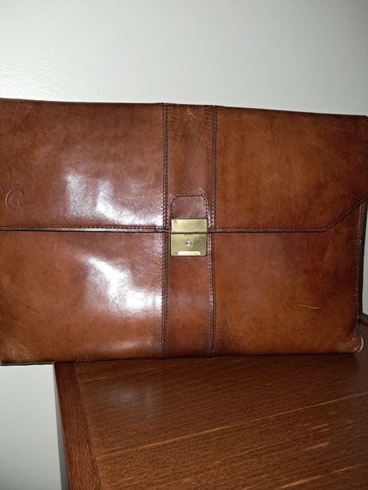 Pasta de couro Ceancarel