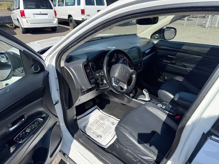 Mitsubishi Outlander PHEV GT      2018
