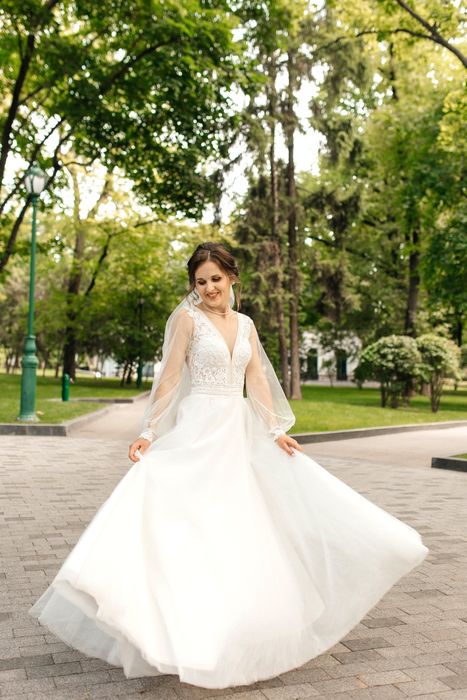 Вишукана весільна сукня