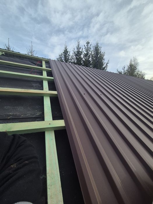 Dachy remont Firma zajmuje się profesjonalnym demontażem i utylizacją