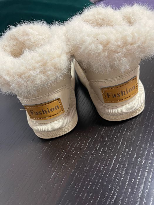 Зимове взуття 20 розмір ,устілка 12 см