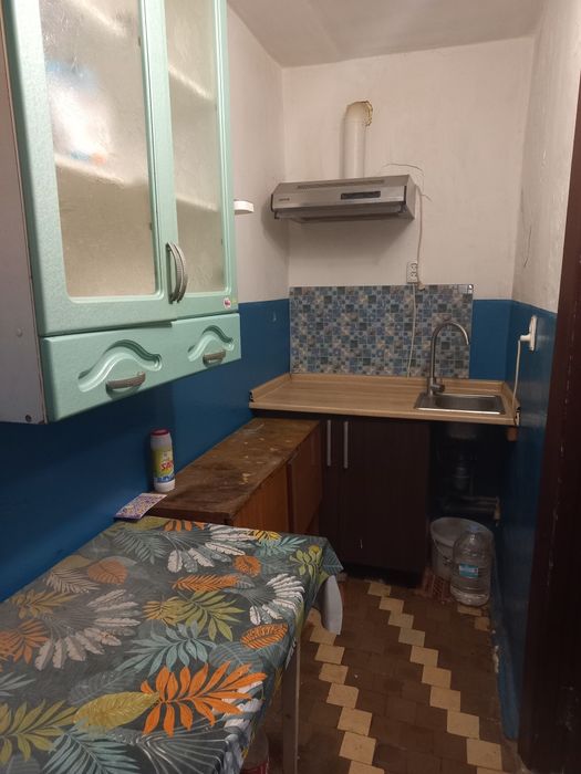 Кімната в сімейному гуртожитку на Брацлавській- Замостянська