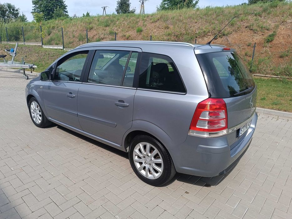 Opel Zafira B 1,8 benz,import Niemcy,7 osobowa,lift,ładny stan 2009rok