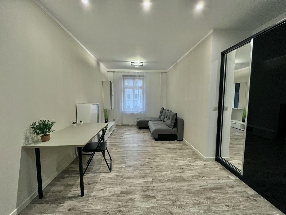 Duży pokój w mieszkaniu 2 pok. 58m2 Jedności Narodowej