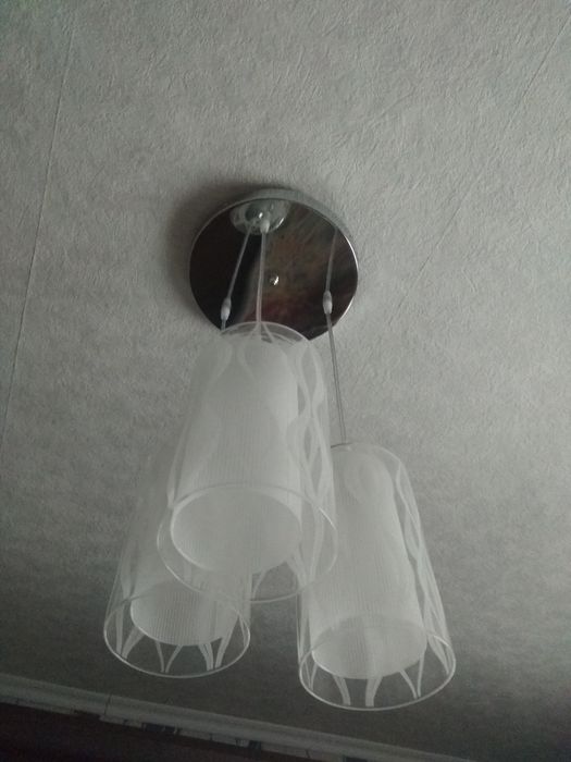 Продам люстри на вибір