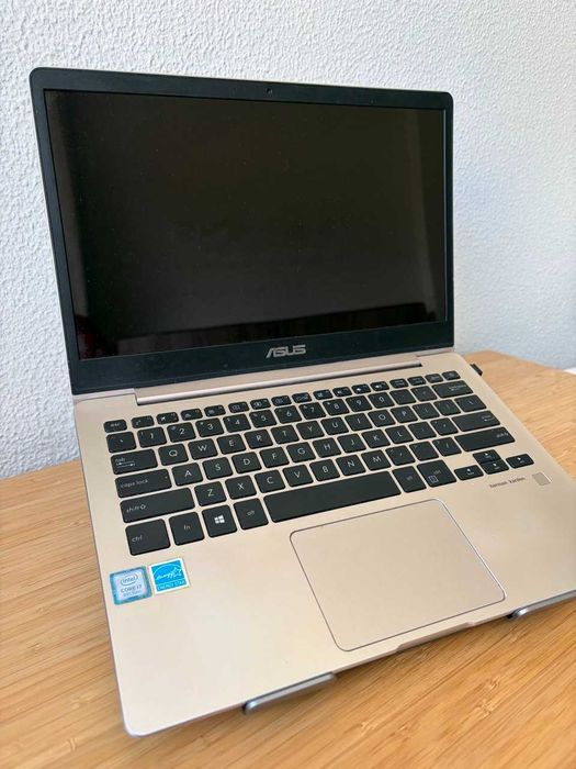 ASUS ZenBook 13 i7 / SSD / Portátil leve e rápido