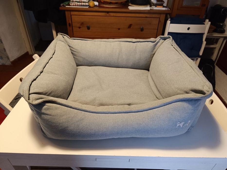 Cama para cão como nova.