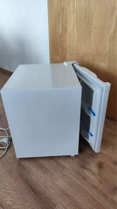 Продам міні холодильник Beko BK 7725