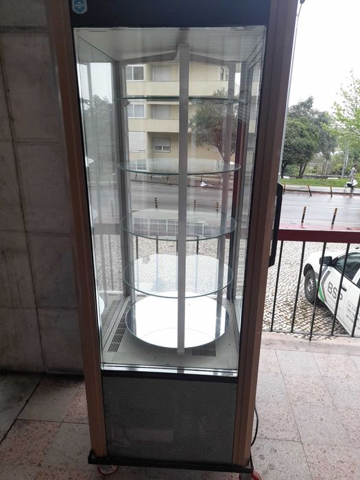 Vitrine vertical bolos