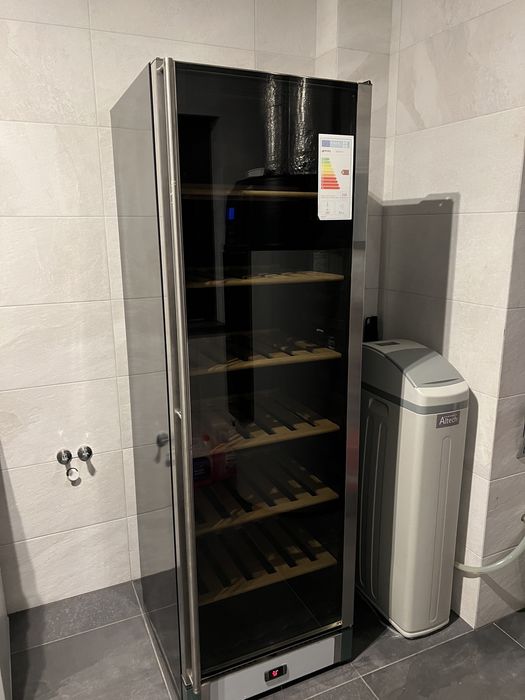 Lodówka winiarka  chłodziarka do wina smeg SCV115-1