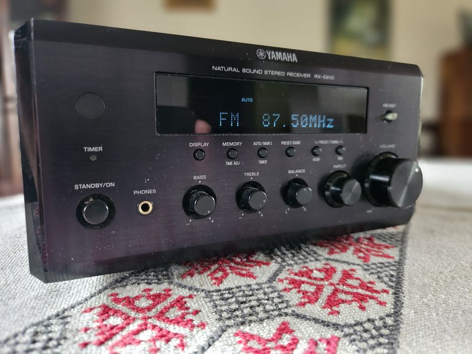 Yamaha RX-E810  PianoCraft amplituner
Radio / Wzmacniacz / Amplituner