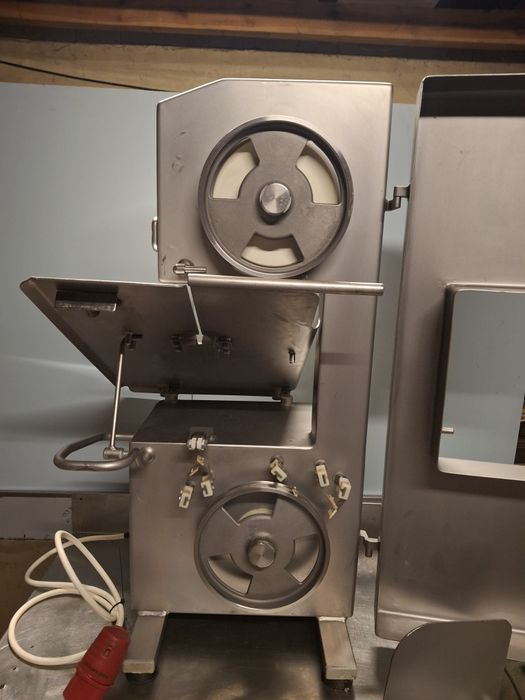 KOLBE K220 piła taśmowa do mięsa