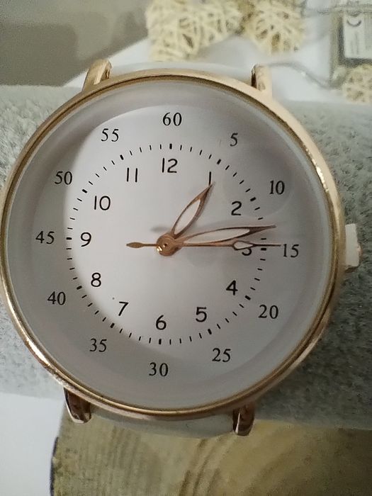 Stylowy damski zegarek biały pasek nowy