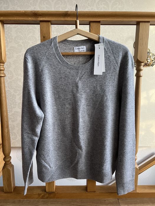 Светр чоловічий Calvin Klein.