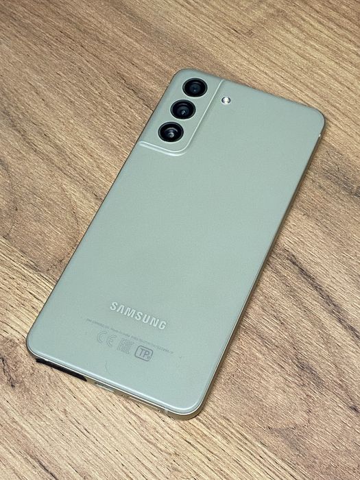 Samsung Galaxy S21 FE 5G • 8/256 GB • Идеальное состояние