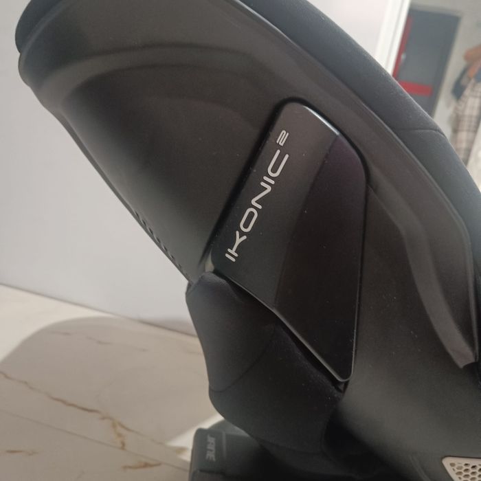 Fotelik ikonic 2 Jane obrotowe z  bazą