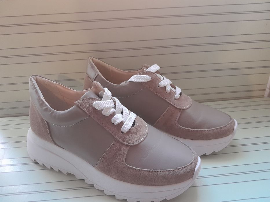 Кроссовки женские кожаные р.36. Новые