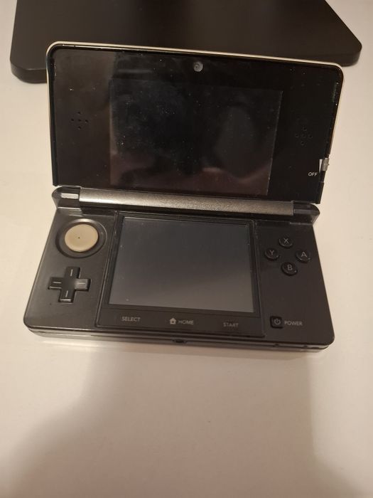 Nintendo 3ds zmodowane + ładowarka