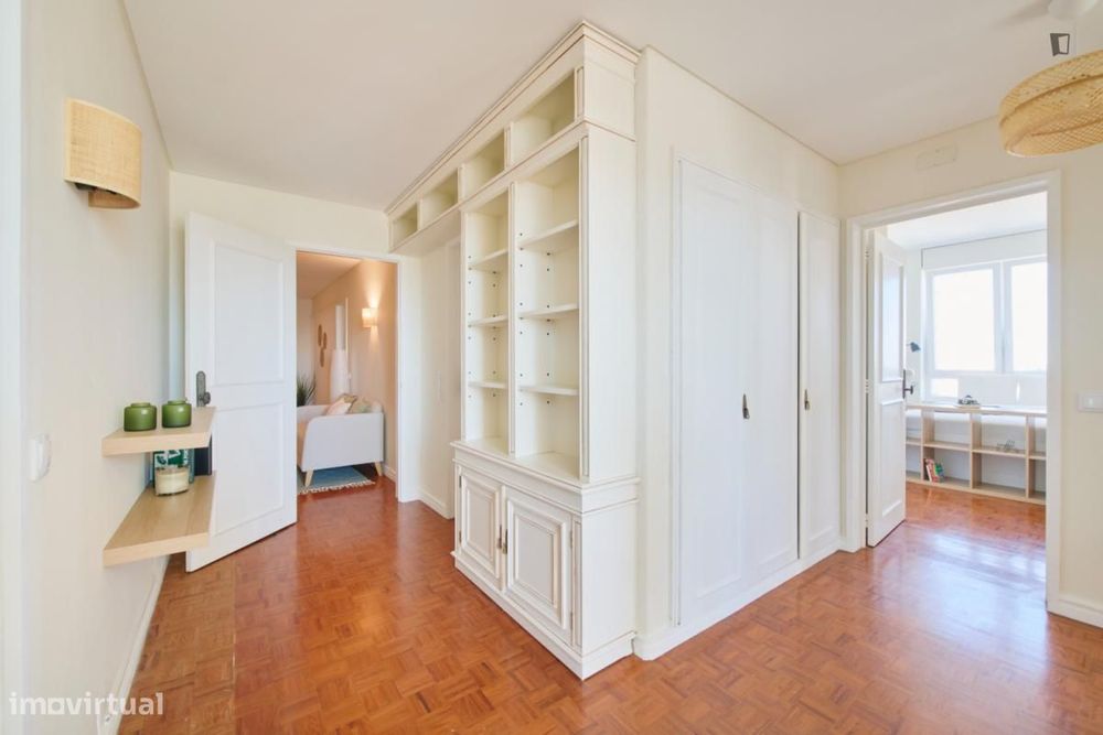 Quarto - localizado em Picoas Lisbon