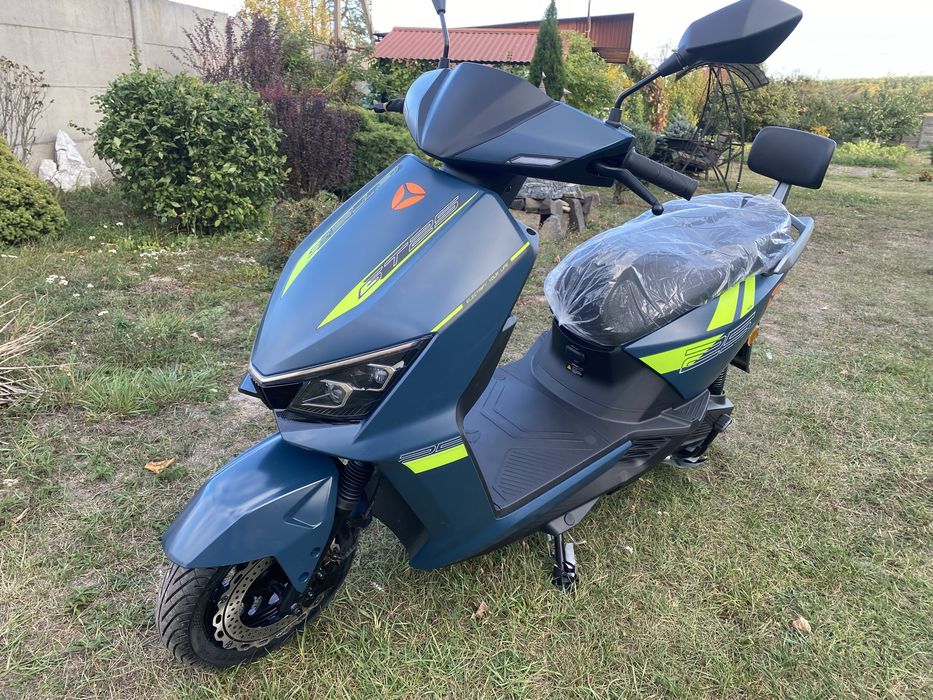Електричний мопед Yadea GT25/058 (1) двигун 1400W, акумулятор графеновий 72V/23Ah