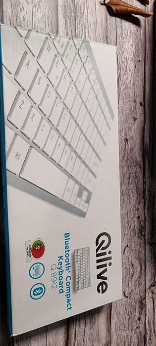 Compact Portuguese Keyboard – Low-Profile, in Very Good Condition64737706678402123