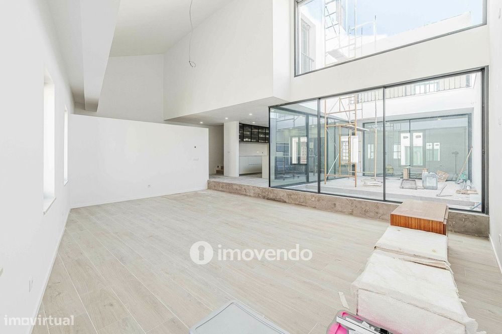 Moradia T2+2 moderna e premium, com garagem, em Alcochete