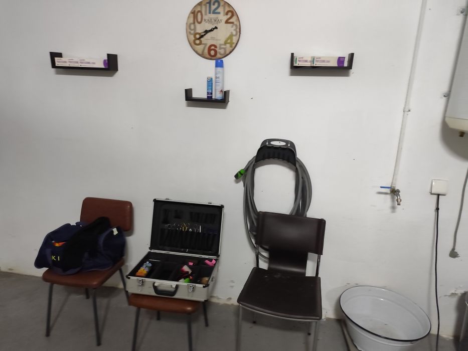 Barbearia, material em bom estado